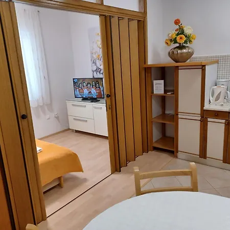 Apartment Mg Ravlic Makarska