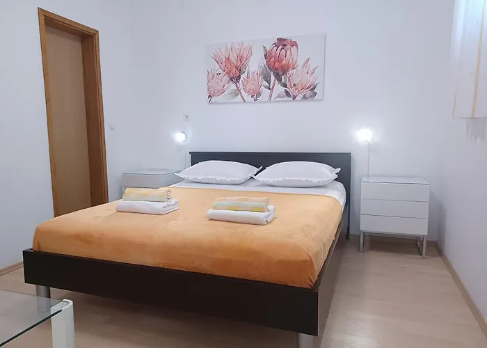 Mg Ravlic Апартаменты Макарска